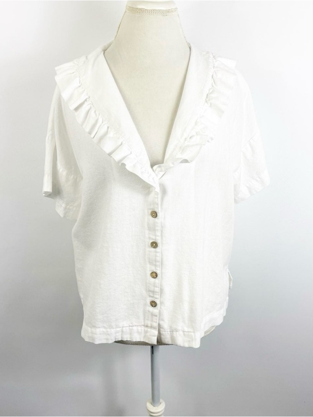 Free people white ruffled collared Blouse